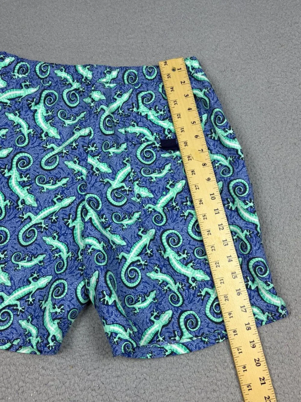 Vineyard Vines Swim Shorts Men Small Blue Lizard Print Lined Swim Beach